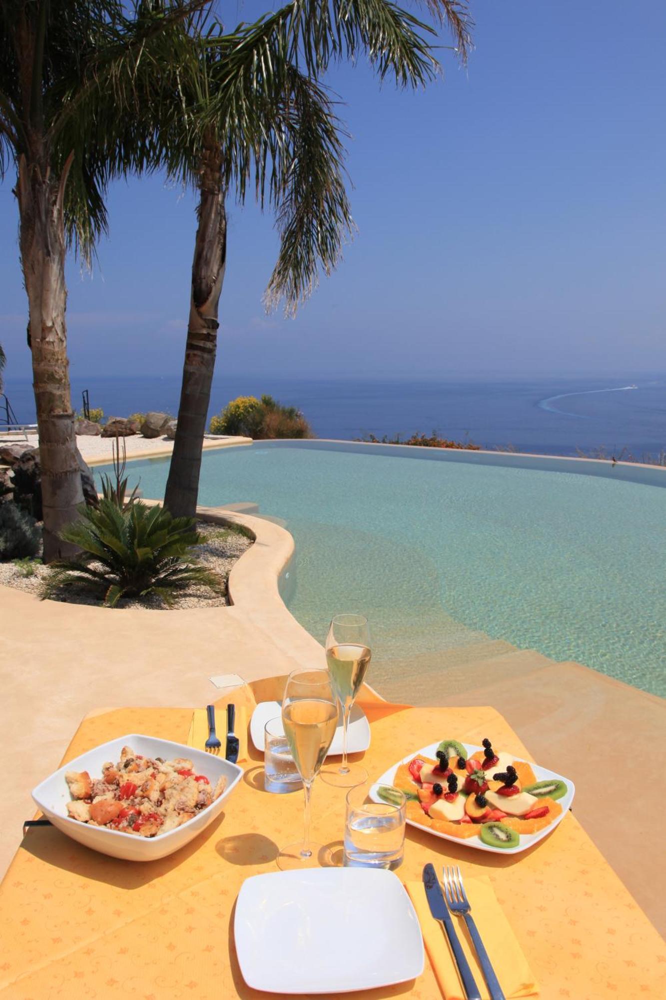 Hotel Villa Enrica - Aeolian Charme Липари Екстериор снимка